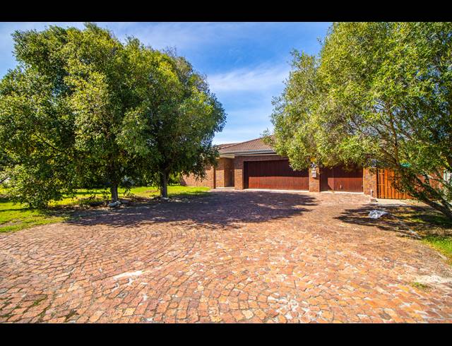 6 BEDROOM HOUSE RENTED IN RUITERSHOOGTE